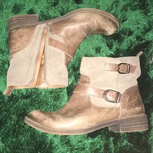 🌞MOVING SALE🌞 Lucky Boots Size 9